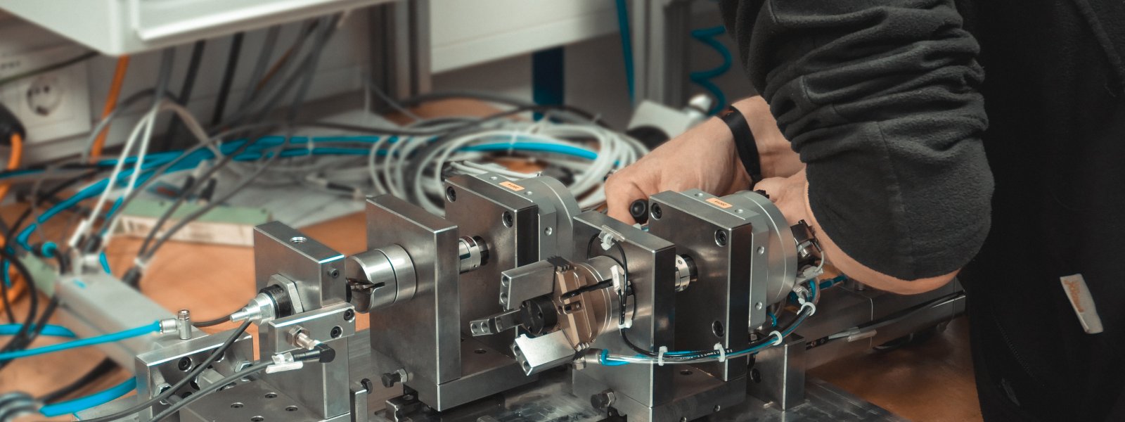 Auszubildender Mechatroniker 